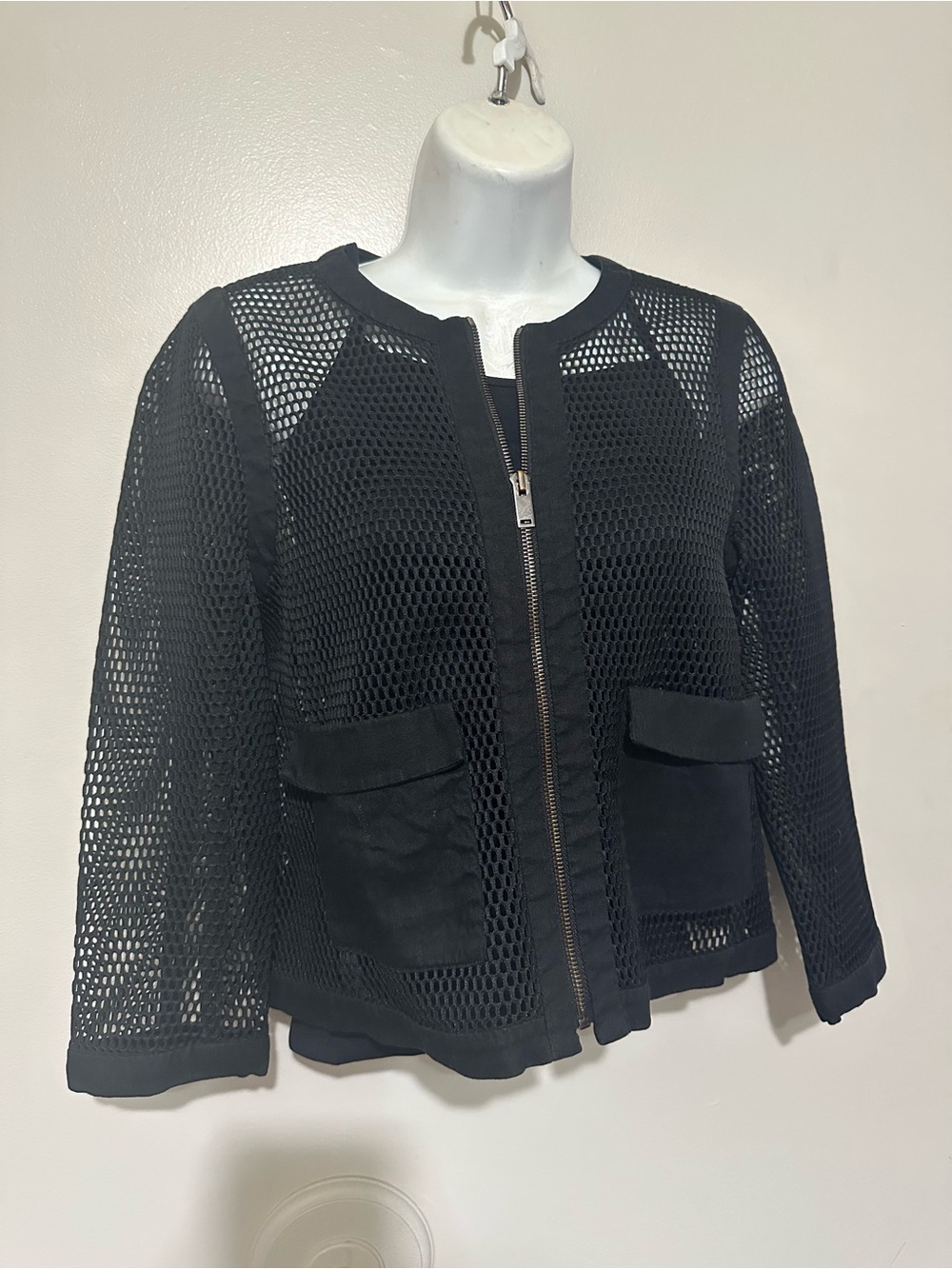 Ann Taylor Petite Black Mesh Zip‑Up Jacket Size SP Modern Chic Style